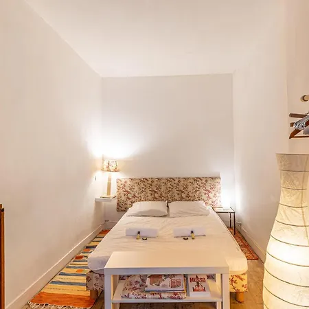 Guestready - Rouge Paris