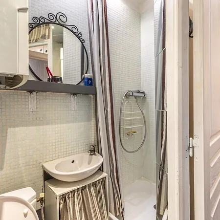 Guestready - Rouge Paris