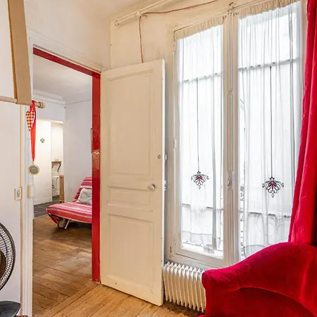 Guestready - Rouge Paris